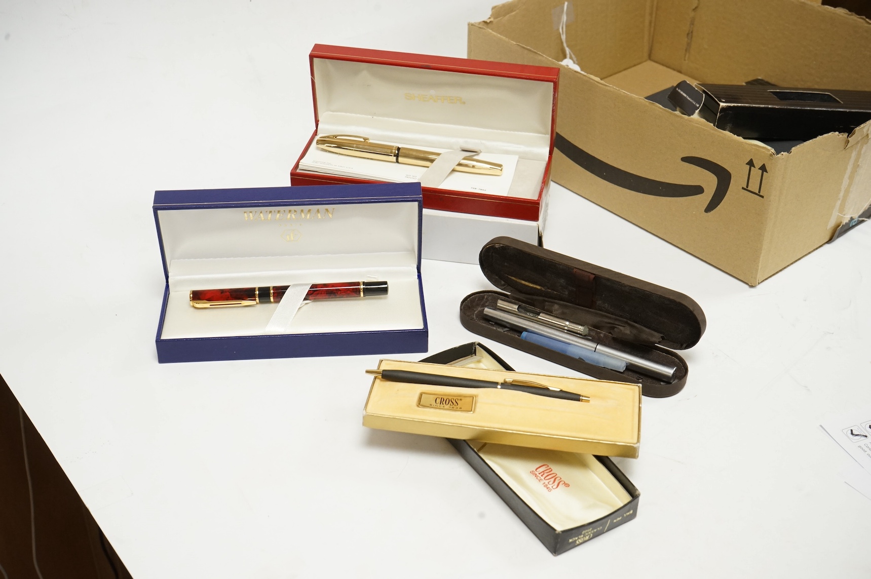 A collection of pens and fountain pens. Condition- variable